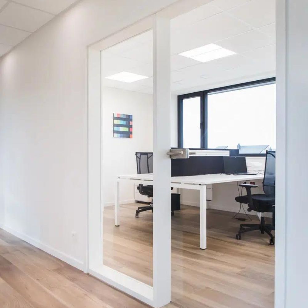 Portes et cloisons blanches - Bureau