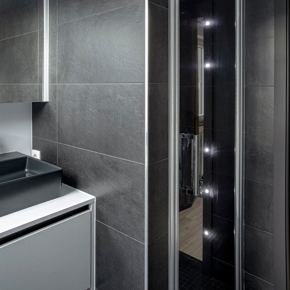 Salle de bains moderne - Douche